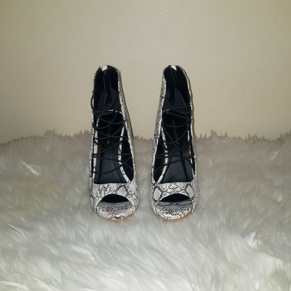 Shoes - Picture 2 of 5